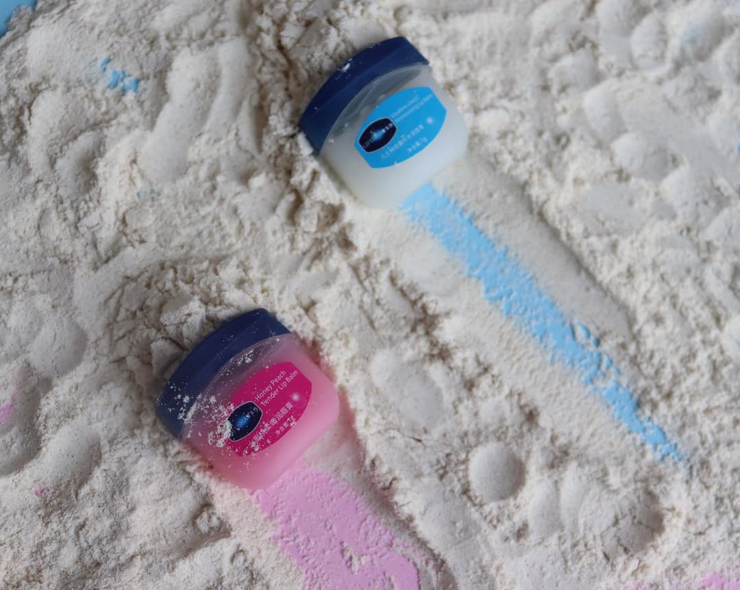 وازلین لب مرطوب کننده طولانی غنی شده با ویتامین E