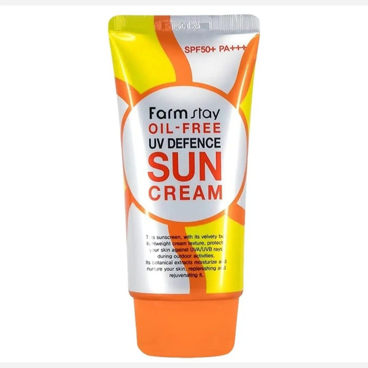 ضد افتاب اویل فری بی رنگ فارم استیspf50 مناسب پوست های مختلط و چرب